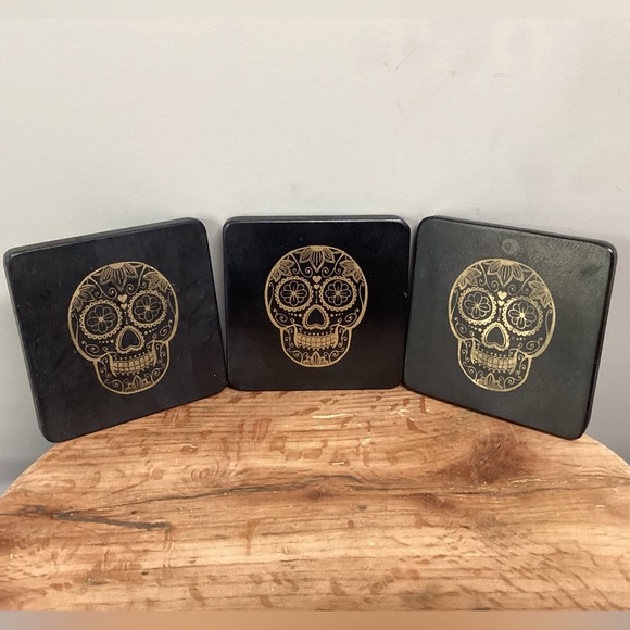 🟡 Day of the Dead - Black Marble Coaster Set with Gold Sugar Skull Design - 3 - Picture 3 of 13